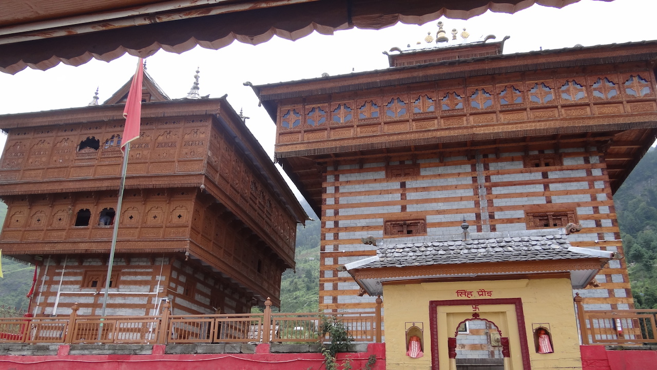 Fot. 3 Świątynia Bhima Kali, Sarahan (ta sama świątynia co pod tytułem artykułu), rodowa świątynia dynastii Bushahr